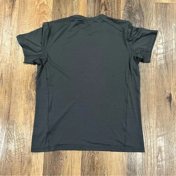 Kuhl Valiant T-Shirt Men Medium Gray Performance Outdoor Baselayer Merino Wool - Picture 2 of 6